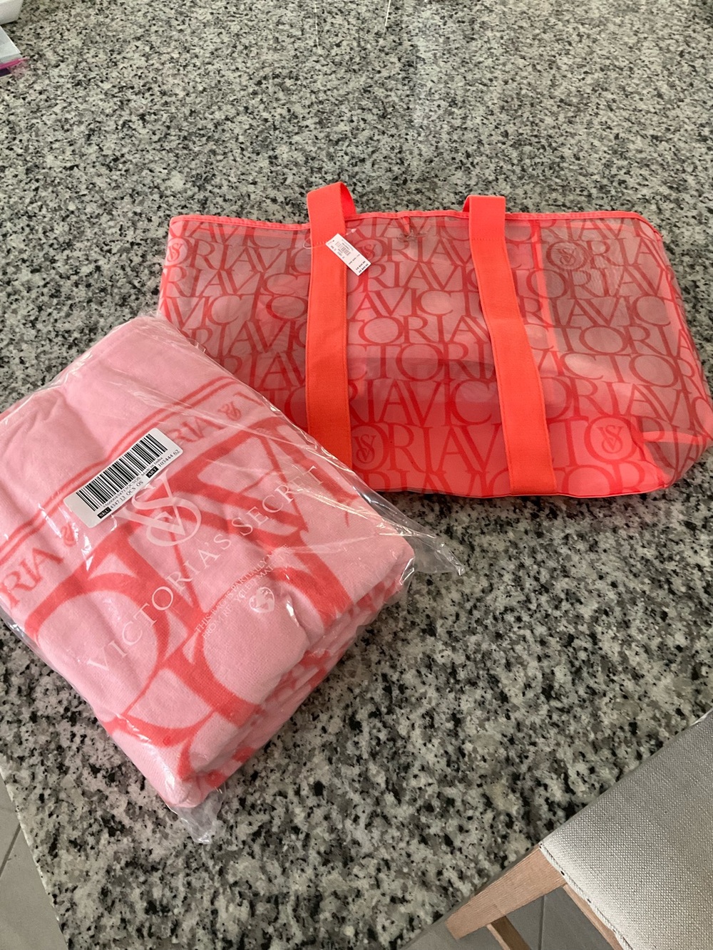 Victoria's Secret Coral-Pink 2026 Logo  Beach tote Bag and towel NWT